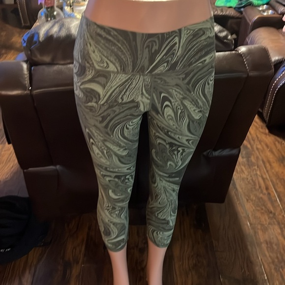 Athleta 🤩 - Picture 3 of 5